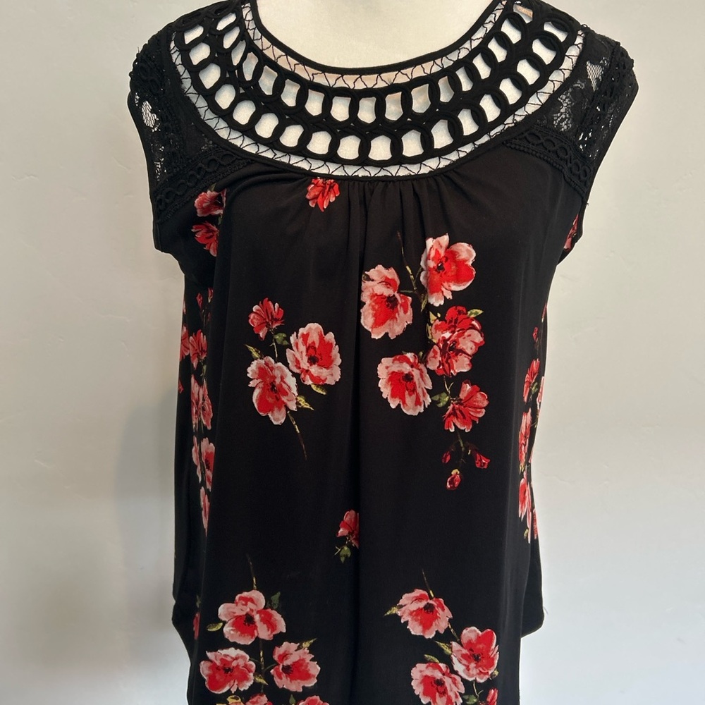 Maurices Black Floral Crochet Neck Sleeveless Tank Top -‎ Size M